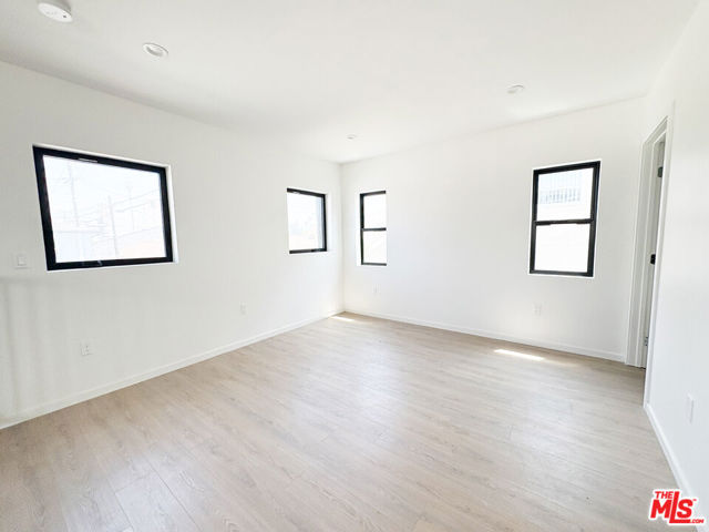 1340 1/2 2nd Avenue, Los Angeles CA: https://media.crmls.org/mediaz/c3aa5930-cf9e-4bed-ac4c-4bb14b79c26a.jpg