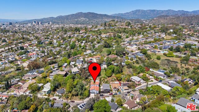2655 Saxon Drive, Los Angeles CA: https://media.crmls.org/mediaz/c3aa68c0-26f4-40bd-a20b-07f21a789448.jpg