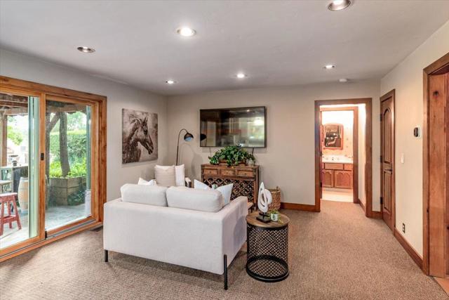 Image 10 of 48 For 12467 Creekview Court