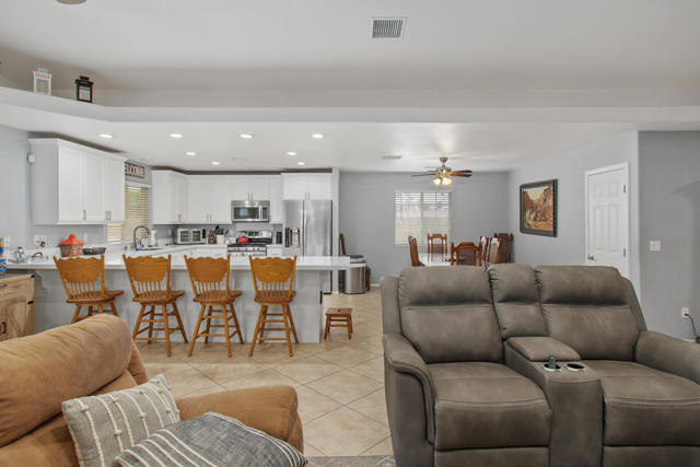 27250 Nortada Drive, Cathedral City CA: https://media.crmls.org/mediaz/c3ab4cda-2d00-4887-ae54-20084efab551.jpg