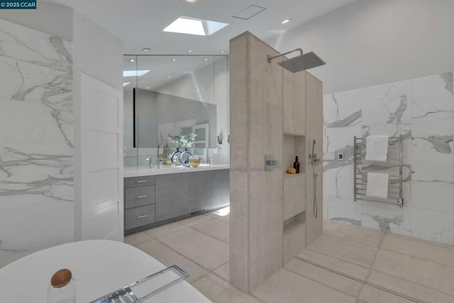 127 Caminar Way, Walnut Creek CA: https://media.crmls.org/mediaz/c3ab56a2-48b0-4e0b-abc4-7c28bddb9181.jpg