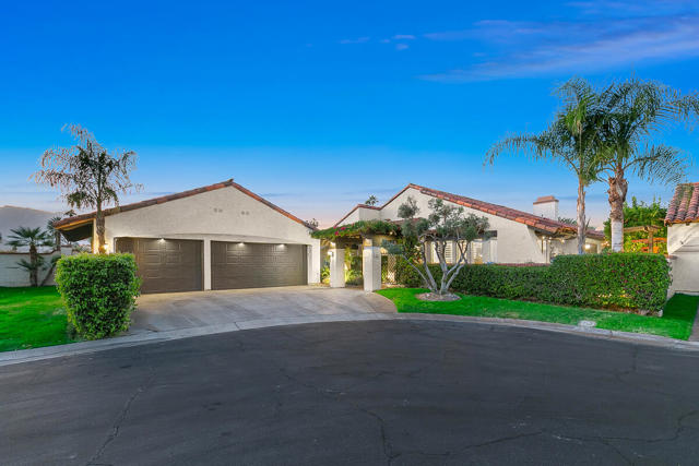 60 Calle Solano, Rancho Mirage CA: https://media.crmls.org/mediaz/c3ac44e6-35bb-4df9-9f2a-ed33b8ab6911.jpg