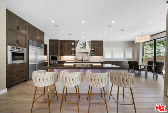 20517 W Deer Grass Court, Porter Ranch CA: https://media.crmls.org/mediaz/c3ac594f-6b5b-4e7d-953f-dd7956a809f6.jpg