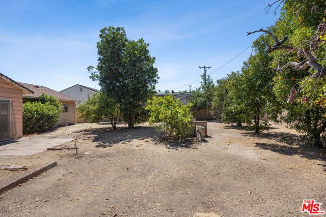 2659 Luray Circle, Simi Valley CA: https://media.crmls.org/mediaz/c3ac934f-a934-4b6a-a606-4a00e2392d80.jpg