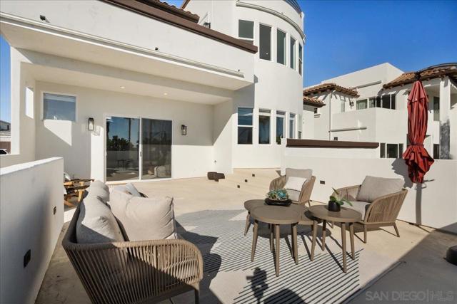 819 Van Nuys St, San Diego CA: https://media.crmls.org/mediaz/c3ae0d60-eb3c-4c8c-a049-1a9fdf2945e8.jpg