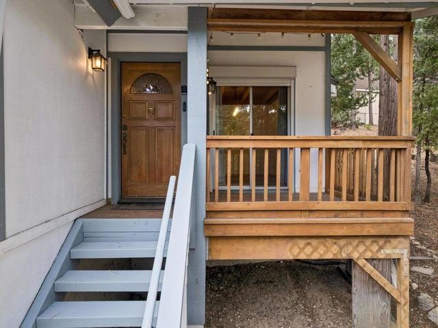 27157 Peninsula Drive, Lake Arrowhead, CA 92352