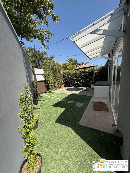 2030 Ocean Park Boulevard, Santa Monica CA: https://media.crmls.org/mediaz/c3afc34b-91dd-488b-94b4-270805e3b5aa.jpg