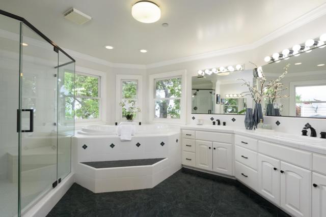 510 Oak Park Way, Redwood City CA: https://media.crmls.org/mediaz/c3aff362-c998-4ca2-a850-07be95e615fa.jpg