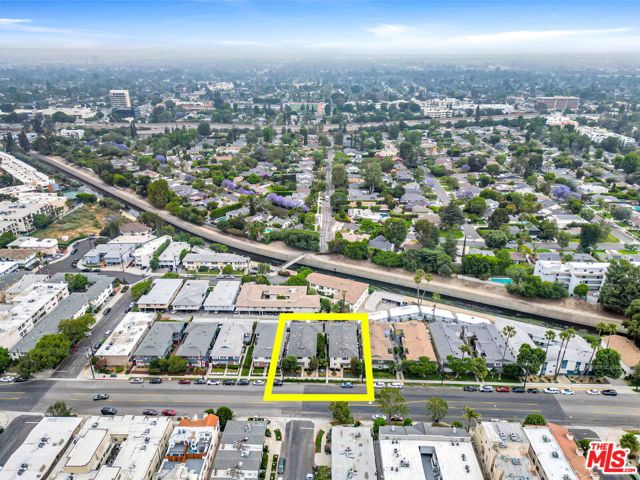 13453 Moorpark Street, Sherman Oaks CA: https://media.crmls.org/mediaz/c3b02b00-ceb0-426b-9856-b7bb34081f63.jpg