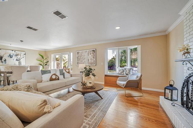 9694 Ashby way, San Ramon CA: https://media.crmls.org/mediaz/c3b0a409-0318-438d-adeb-94f64e8ce874.jpg