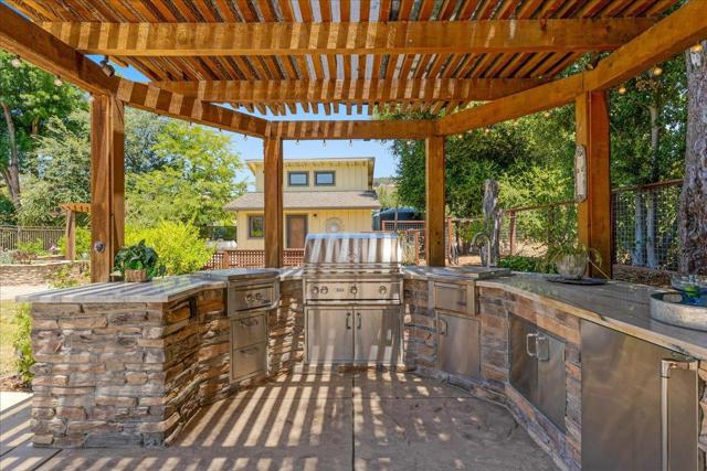 21400 Tierra Grande Court, San Jose CA: https://media.crmls.org/mediaz/c3b10fc6-292c-405e-9f56-0003195a4a56.jpg