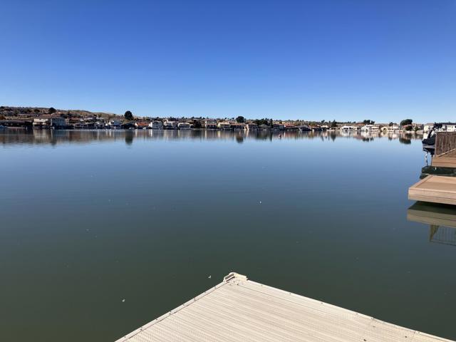 18125 Harbor Drive Drive, Victorville CA: https://media.crmls.org/mediaz/c3b11d71-fbb1-4805-a514-f0b201f86e78.jpg