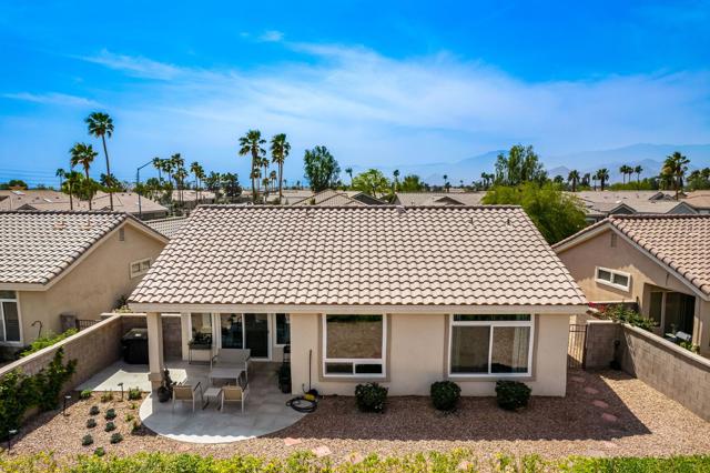 78902 Chardonnay Way, Palm Desert CA: https://media.crmls.org/mediaz/c3b19fff-47af-4342-8c93-10b03d93e1ab.jpg