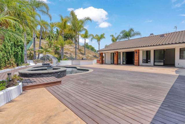 Detail Gallery Image 21 of 22 For 410 Milagrosa Cir, Chula Vista,  CA 91910 - 5 Beds | 4/1 Baths