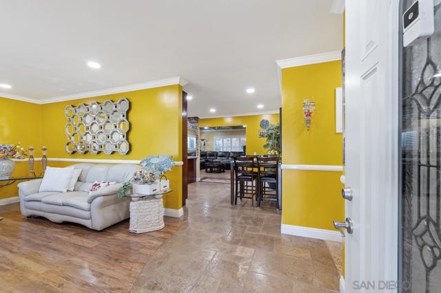 Image 4 of 27 For 10343 Greenford Dr