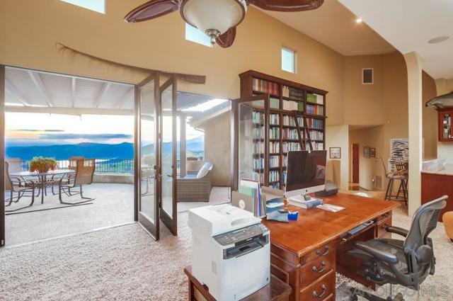 13037 Yerba Valley Way, Lakeside CA: https://media.crmls.org/mediaz/c3b28603-aecd-4bcc-a0ac-05c7c61cd11a.jpg