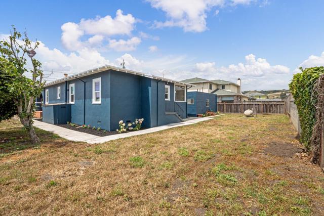 417 Belleville Boulevard, Half Moon Bay CA: https://media.crmls.org/mediaz/c3b2f682-06a9-45b7-93a1-01e8ab22a4a1.jpg