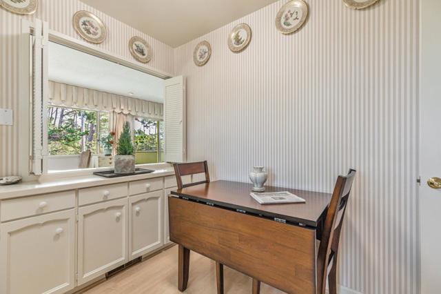 59 Skyline Crest Dr, Monterey CA: https://media.crmls.org/mediaz/c3b34a06-bf68-47a9-8bc9-060f7347aa60.jpg