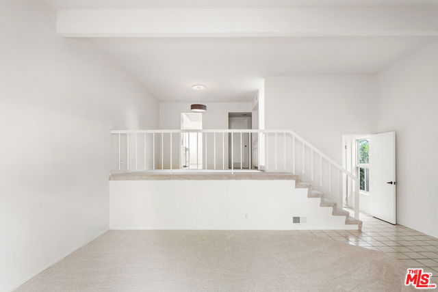 17100 Palisades Circle photo 7