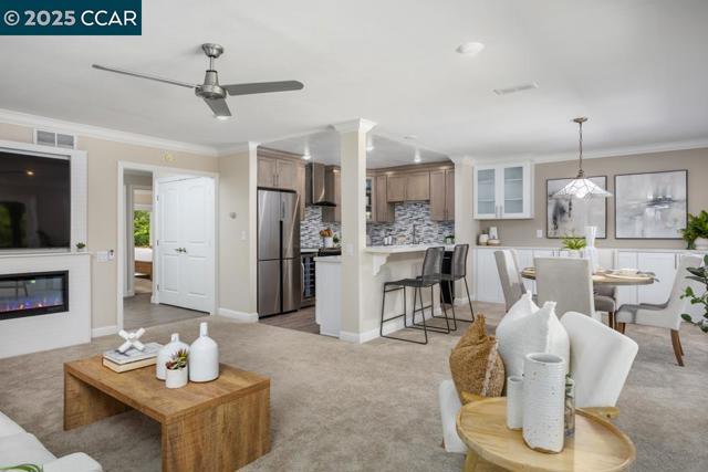1115 Oakmont Dr, Walnut Creek CA: https://media.crmls.org/mediaz/c3b38e53-8412-4660-8520-3e584c77b127.jpg