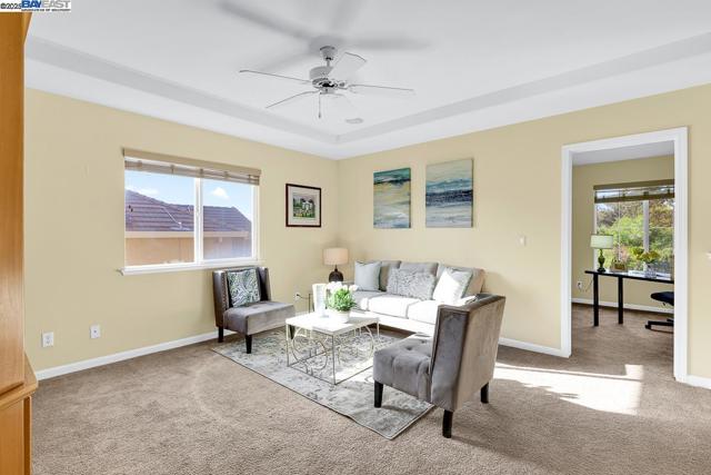 436 Wood Glen Dr, Richmond CA: https://media.crmls.org/mediaz/c3b3dfc0-0225-48a6-a6f0-b2ed674ed7a2.jpg