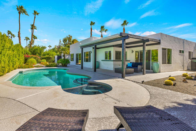 70880 Sunny Lane, Rancho Mirage CA: https://media.crmls.org/mediaz/c3b3f202-ea0f-42dd-90bd-fc593c6fa03c.jpg