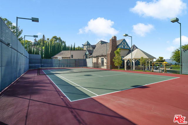 19000 Dorlon Drive, Tarzana CA: https://media.crmls.org/mediaz/c3b4b069-cc01-4cd4-bbf7-ef4dd7589f4b.jpg
