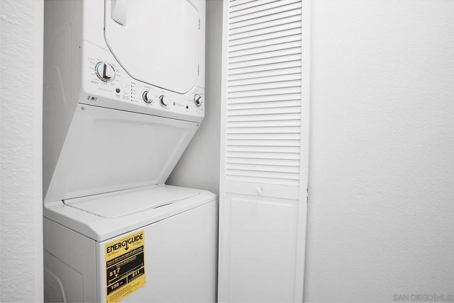 1045 Peach Ave, El Cajon CA: https://media.crmls.org/mediaz/c3b4c4f2-3410-435c-be04-c9a21fc47434.jpg