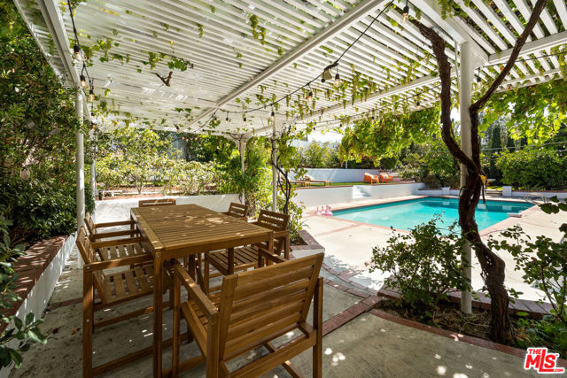 23020 Lita Place, Woodland Hills CA: https://media.crmls.org/mediaz/c3b4f1f6-0cab-4cb6-bcb5-4a74647c258f.jpg