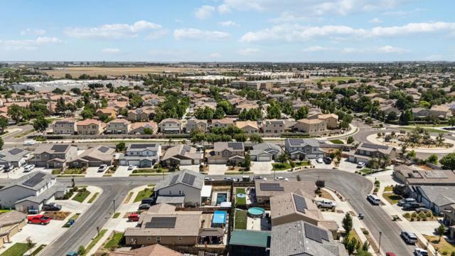 1666 Oak Street, Los Banos CA: https://media.crmls.org/mediaz/c3b510f8-0b96-43b3-92b5-79d3a5f96f85.jpg