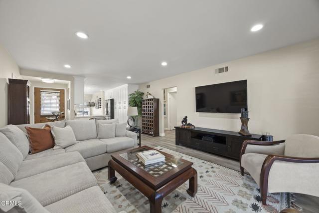 4222 Village 4, Camarillo CA: https://media.crmls.org/mediaz/c3b568a9-b1ea-4178-8e88-805c0f15ca75.jpg