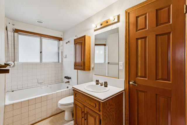 27157 Peninsula Drive, Lake Arrowhead, CA 92352