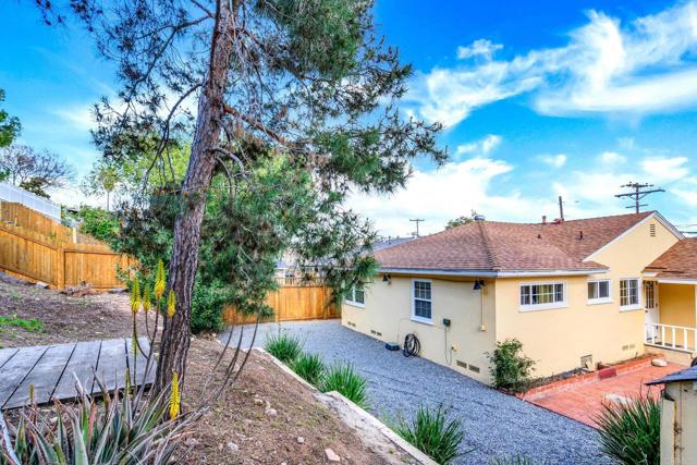 4920 Elsa Road, San Diego CA: https://media.crmls.org/mediaz/c3b59887-386f-4e2c-8a38-e012fb72f09e.jpg
