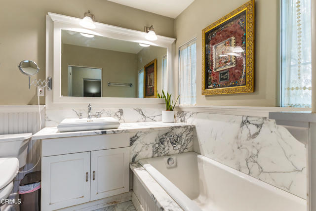5321 Alta Canyada Road, La Canada Flintridge CA: https://media.crmls.org/mediaz/c3b68443-5210-47f7-9101-e015c61f7637.jpg