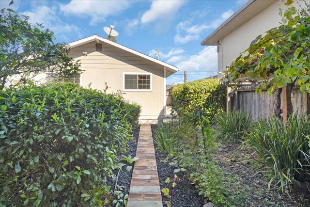 2304 Mattison Lane, Santa Cruz CA: https://media.crmls.org/mediaz/c3b70225-a5dd-492c-a093-882c901909e8.jpg