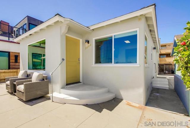 3286 88 Bayside Walk, San Diego CA: https://media.crmls.org/mediaz/c3b7d116-bf12-45a6-b0de-e00e27232303.jpg