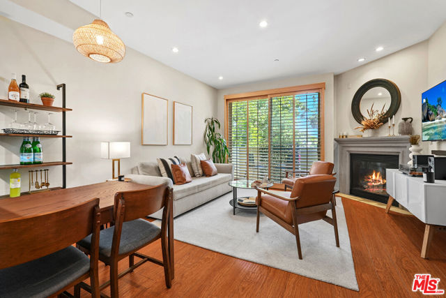 5303 Satsuma Avenue, North Hollywood CA: https://media.crmls.org/mediaz/c3b7dd27-06a3-4dc7-81d7-96caf814eb5f.jpg