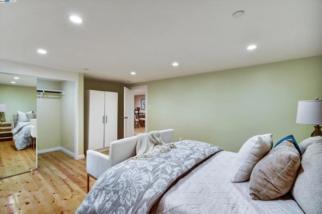 148 Auburn St, San Rafael CA: https://media.crmls.org/mediaz/c3b7e1af-00b1-4664-8d1c-a90743b270de.jpg