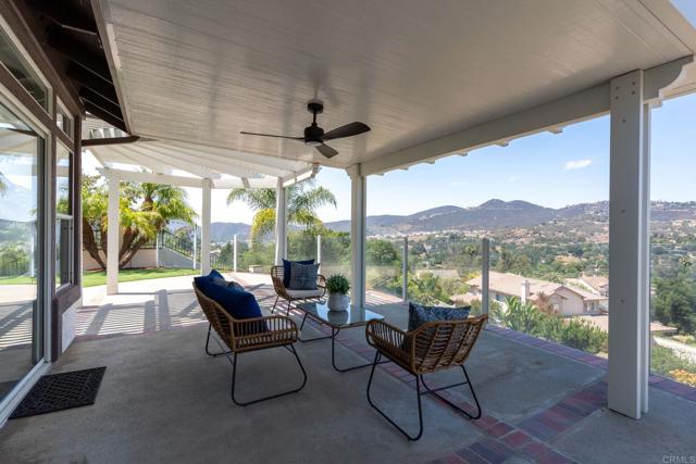 1337 Oak View Way, Escondido CA: https://media.crmls.org/mediaz/c3b83bc2-f907-4182-8bb5-e2008e30d662.jpg