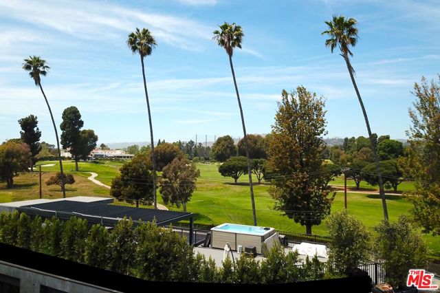 12720 Montana Avenue, Los Angeles CA: https://media.crmls.org/mediaz/c3b85983-e3fc-42b7-8848-627cc6a369d7.jpg