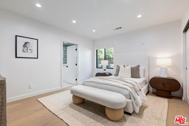 3364 Garden Avenue, Los Angeles CA: https://media.crmls.org/mediaz/c3b877f7-364a-443f-bfa1-0c18d944d0e8.jpg