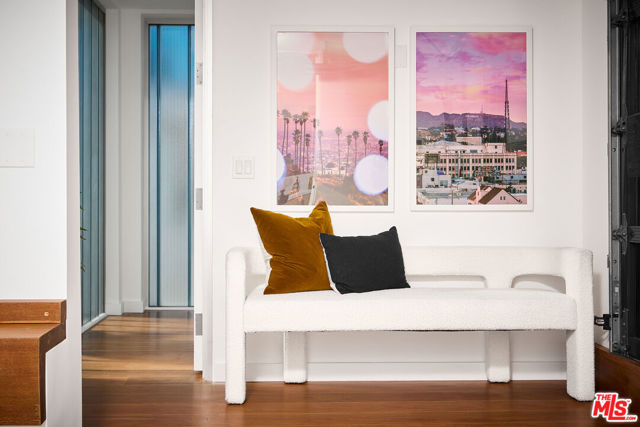 5106 Pacific Avenue, Marina del Rey CA: https://media.crmls.org/mediaz/c3b95076-5afc-4a99-b0b4-caf3bfd50f43.jpg