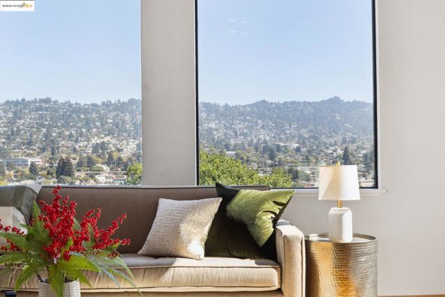 935 Hillside Ave, Albany CA: https://media.crmls.org/mediaz/c3ba85b3-d90c-4f23-b6ad-a60334f96a80.jpg