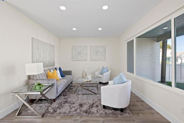 33143 Lake Garrison, Fremont CA: https://media.crmls.org/mediaz/c3ba971b-3f81-4720-990d-64bb9e31929e.jpg