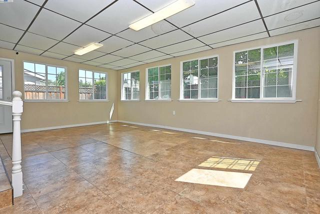 4919 Mohr Ave, Pleasanton CA: https://media.crmls.org/mediaz/c3bab779-71a7-4e00-9f4d-5cec3c97b180.jpg