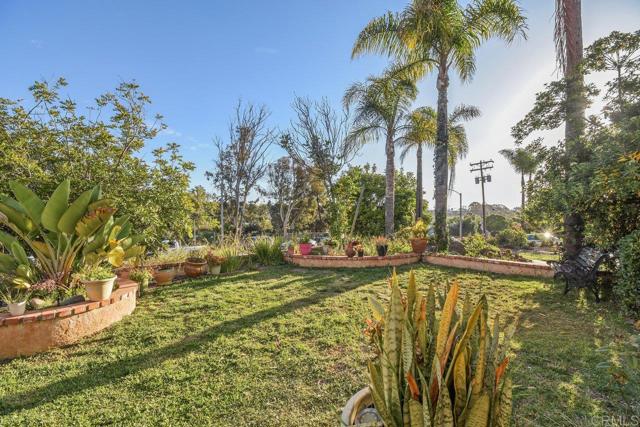 Detail Gallery Image 4 of 32 For 279 C Street, Chula Vista,  CA 91910 - 4 Beds | 3 Baths