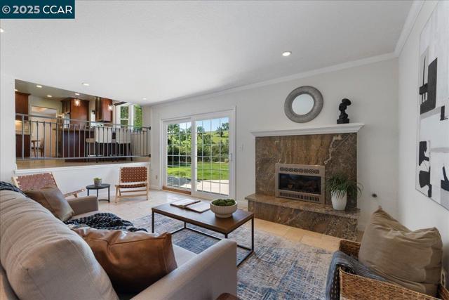2787 Morgan Dr, San Ramon CA: https://media.crmls.org/mediaz/c3bb2f36-1cd6-4a5c-8019-3f5770e6bcd6.jpg