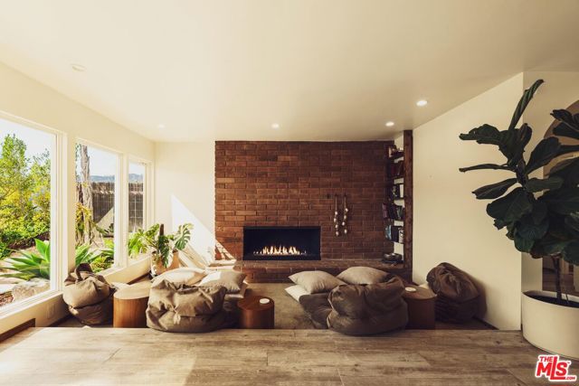 Drew Fenton | 2533 La Condesa Drive Los Angeles CA | MLS: 7120110