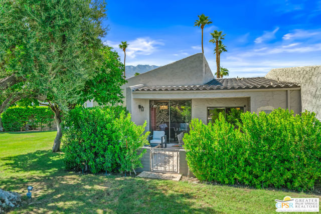 2602 N Whitewater Club Drive, Palm Springs CA: https://media.crmls.org/mediaz/c3bbb91e-219f-4ac7-adf4-38612f2afb42.jpg
