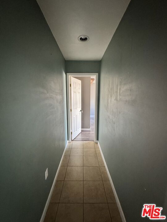 https://media.crmls.org/mediaz/c3bbcc97-3905-4ccc-b46f-4b190c86ca49.jpg?preset=X-Large